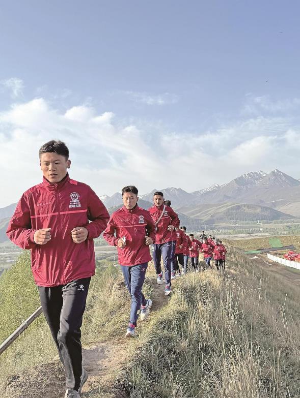 玉树牦牛队将在主场玉树藏族自治州综合体育场对阵黄南热贡艺术队